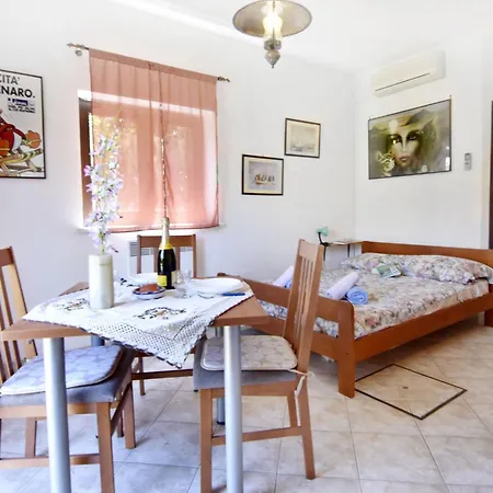 Vesna Peovic By Interhome Lägenhet Zambratija (Istria)