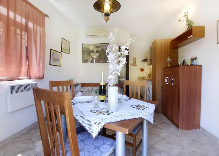 Vesna Peovic By Interhome Apartman